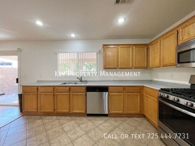 Building Photo - 3 BEDROOM 2.5 BATH UPGRADED HOME IN SOUTHW...