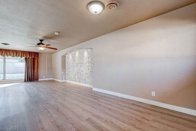 Building Photo - 1489 Santa Anita Dr