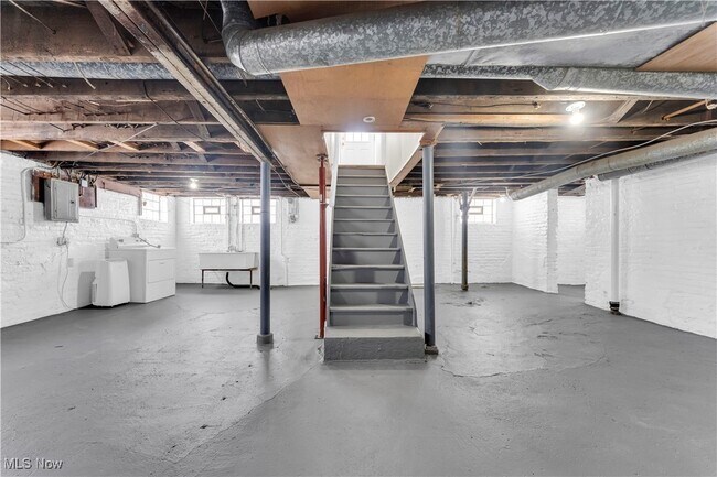 Building Photo - 17604 Mapleboro Ave