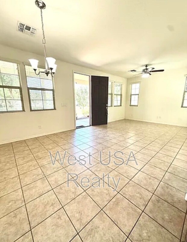 Building Photo - 3836 East Stiles Lane