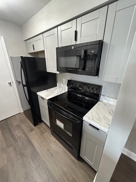 Building Photo - 112 Prescott Pl