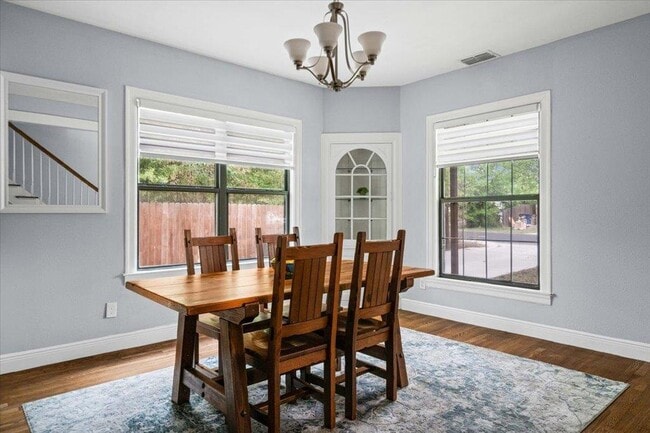 Building Photo - 10302 Aspen St