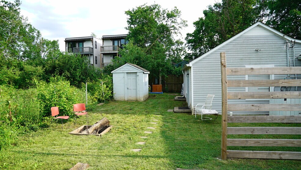 Building Photo - 114 Lucile St
