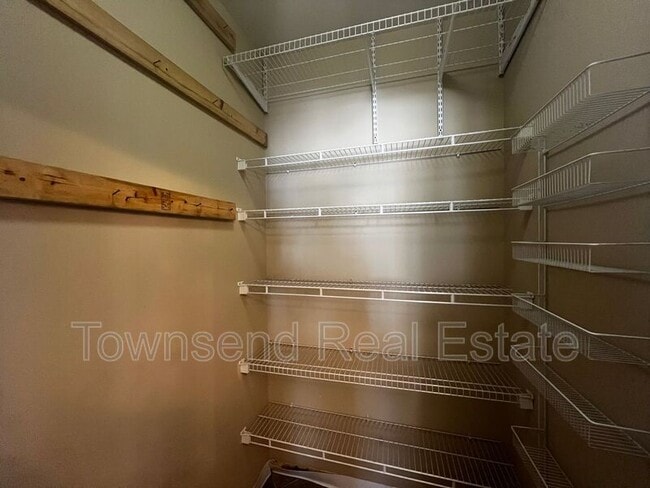 Building Photo - 204 Woodside Ave