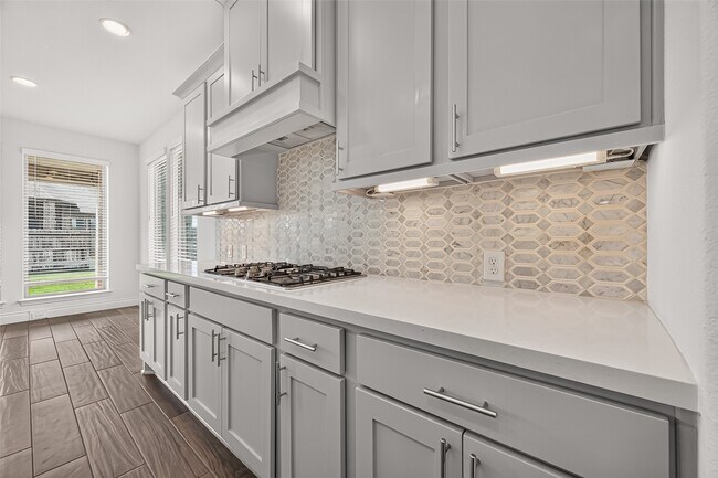 Building Photo - 25109 Pinebrook Grove Ln