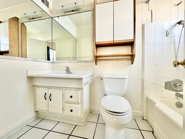 Building Photo - 1150 N Jones Blvd