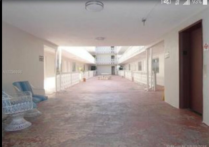 Building Photo - 1725 James Ave