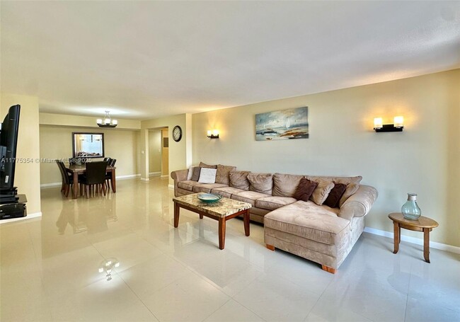 Primary Photo - 2401 S Ocean Dr