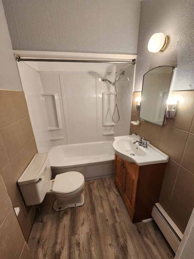 Building Photo - 200 S West St