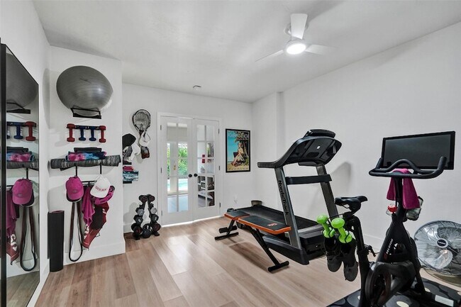 Building Photo - 3206 Robbins Rd