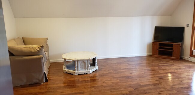 Living - 6366 S Old 3C Hwy