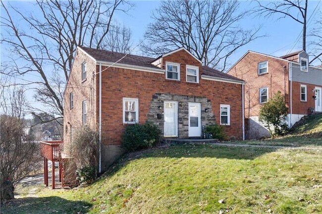 Building Photo - 494 Serpentine Dr