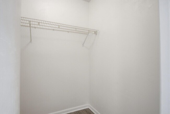 Building Photo - Amazing Pool Home!