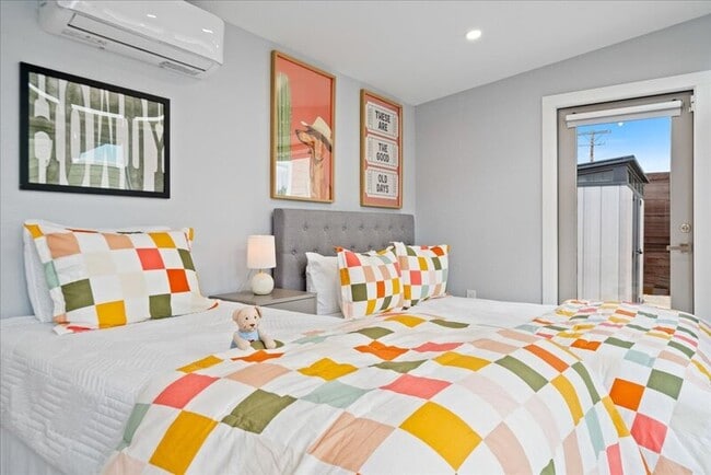 Building Photo - 6301 Santos St