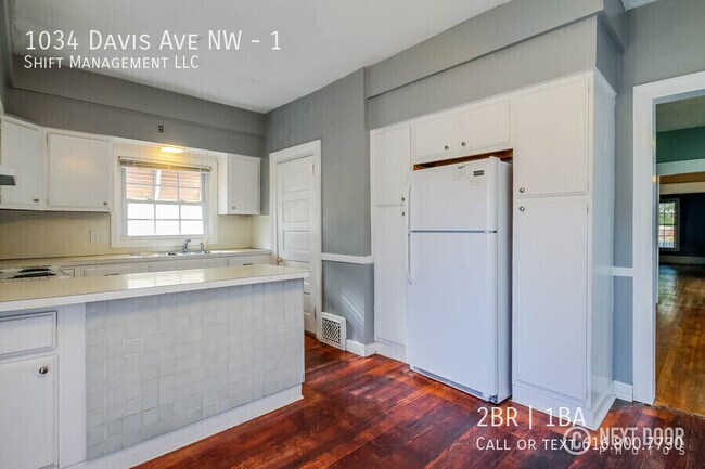 Building Photo - 1034 Davis Ave NW