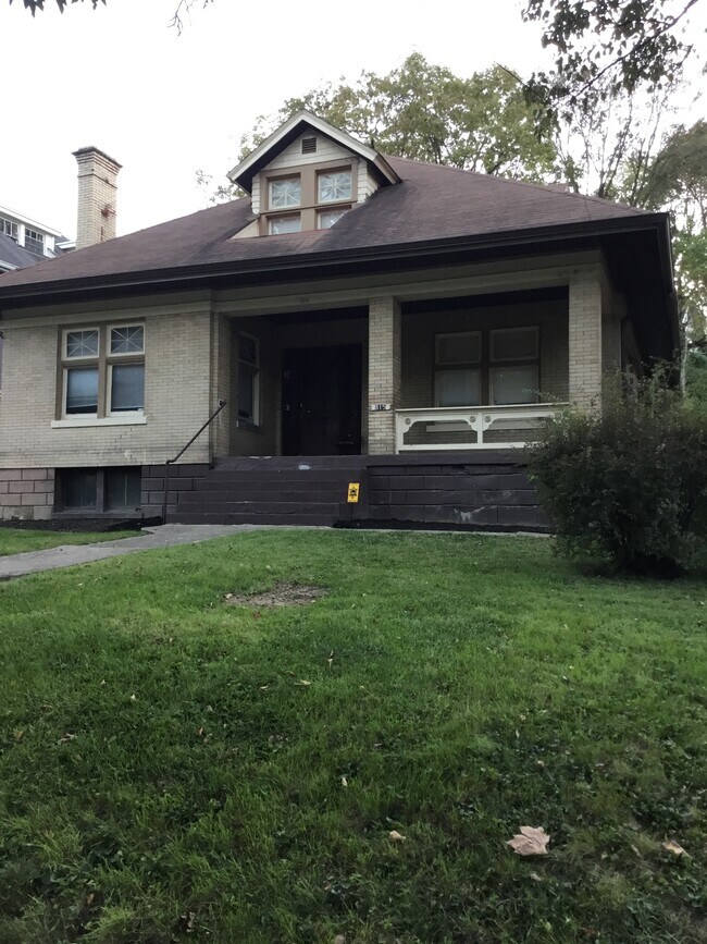 Building Photo - 815 E Mitchell Ave