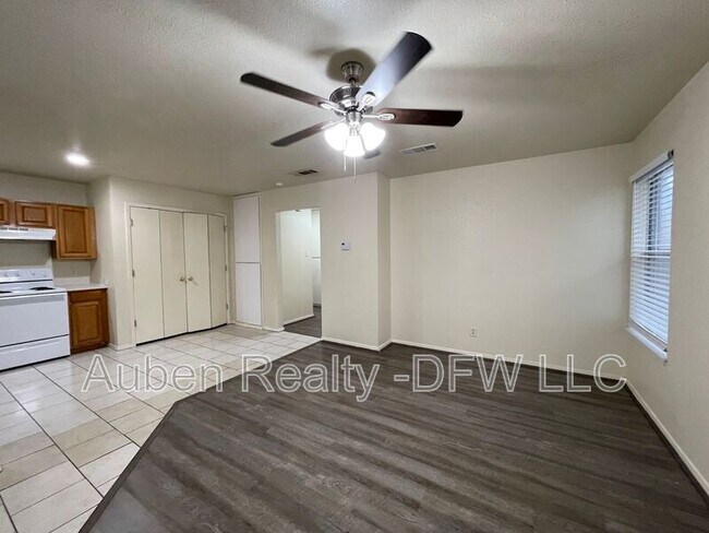 Building Photo - 121 Cambridge Dr