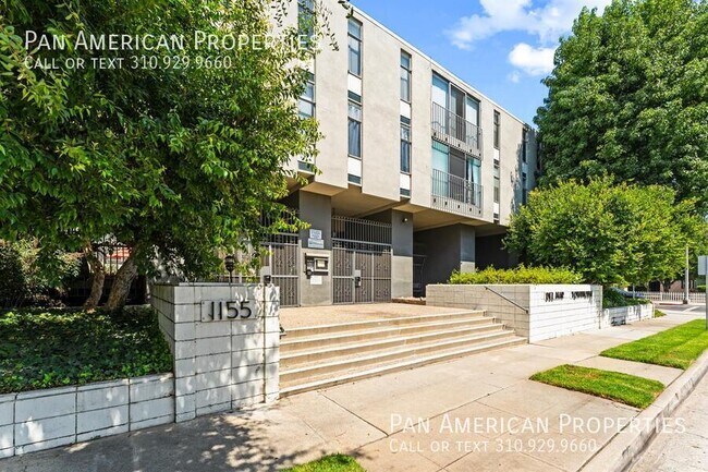 Building Photo - 1155 E Del Mar Blvd