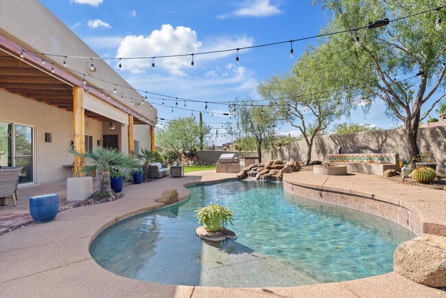 Building Photo - 3314 W Here to There Dr