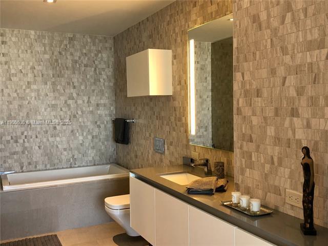 Building Photo - 68 SE 6th St