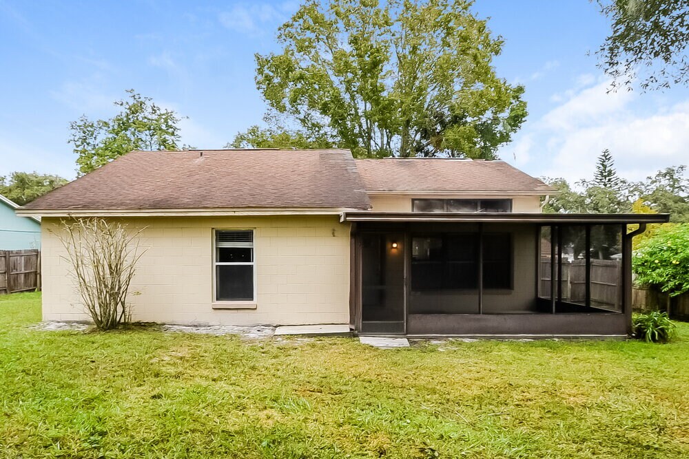 Building Photo - 1063 Alpug Ave