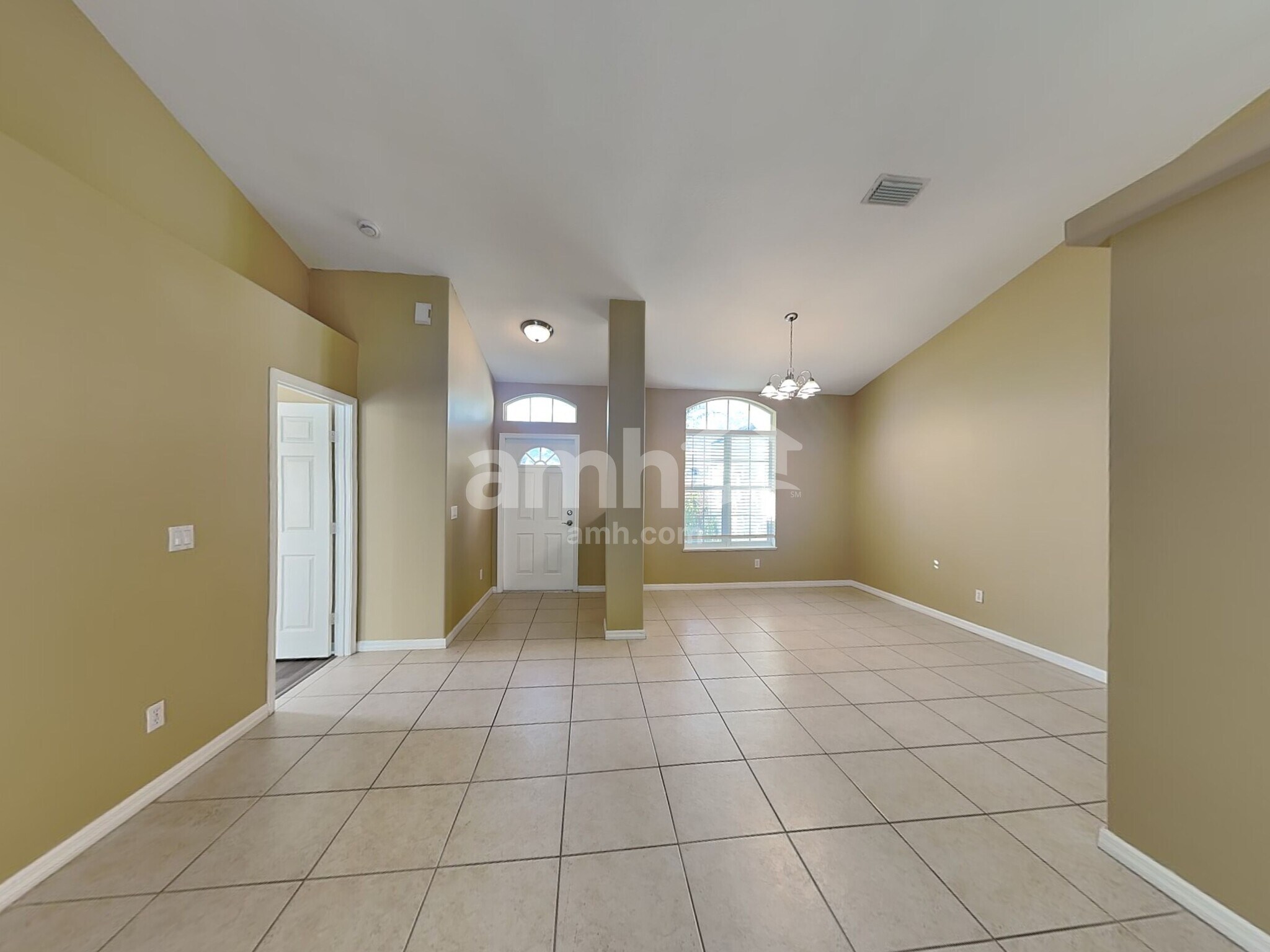 Building Photo - 5869 NW Leghorn Ave