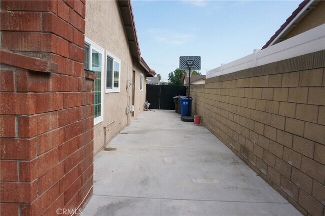 Building Photo - 20417 Fuero Dr