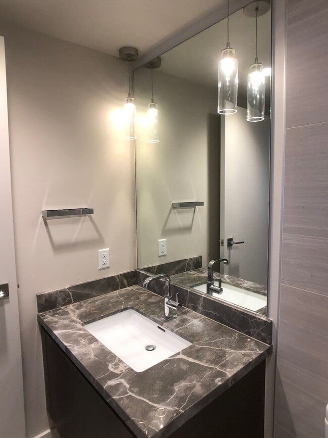 Building Photo - Insignia View - 2 Bedroom / 1.75 Bath w/ O...