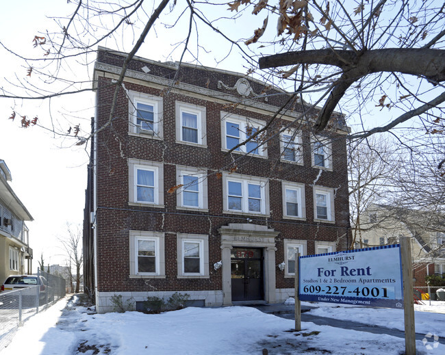 Exterior - Elmhurst Apartments