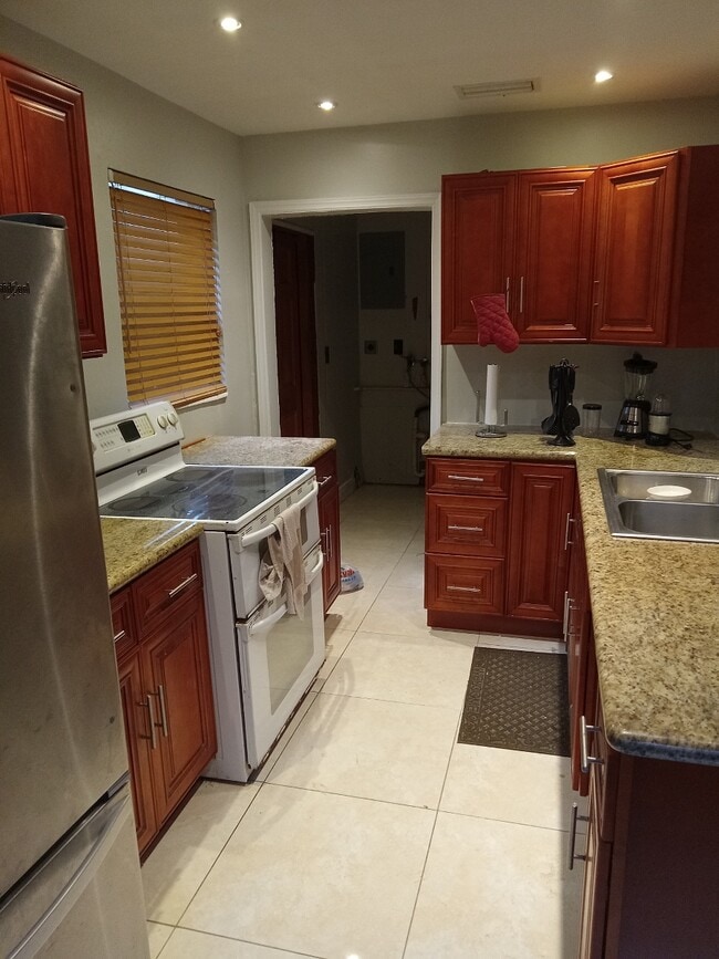 Building Photo - 2690 NW 59th Ave