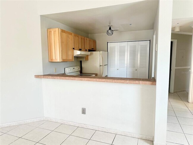 Building Photo - 2524 Woodgate Blvd