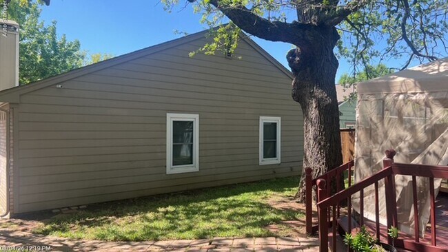 Building Photo - 903 Love Wood Ln