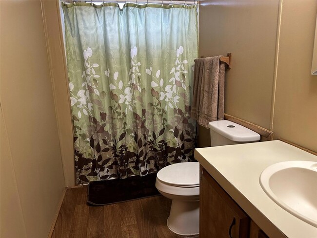 Building Photo - 399 Pope Bend N