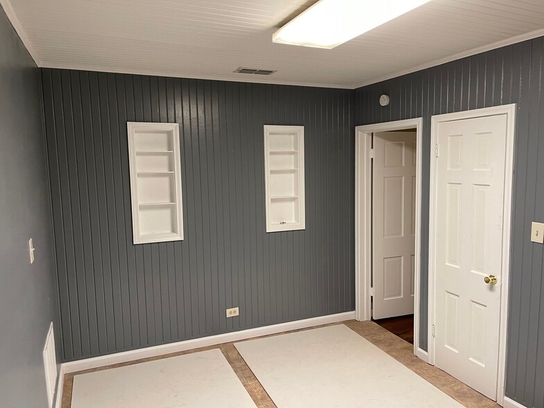 Bedroom 1 - 229 W George St