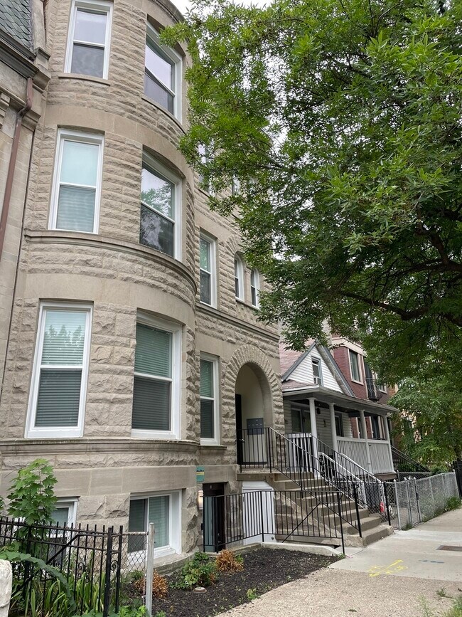 Primary Photo - 2233 W Washington Blvd