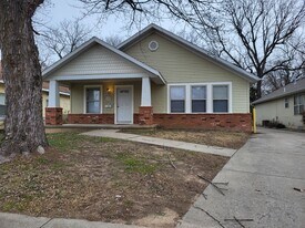 Building Photo - 2138 N Howard Ave