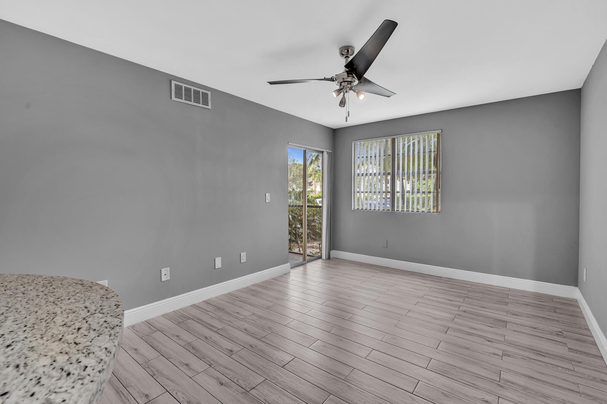 Building Photo - 1263 SW 46th Ave