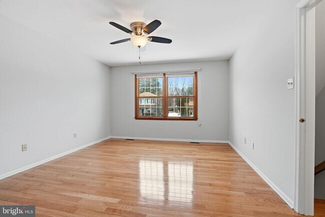 Building Photo - 56 Jasen Dr