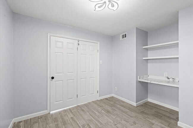 Building Photo - 14600 Fonmeadow Dr