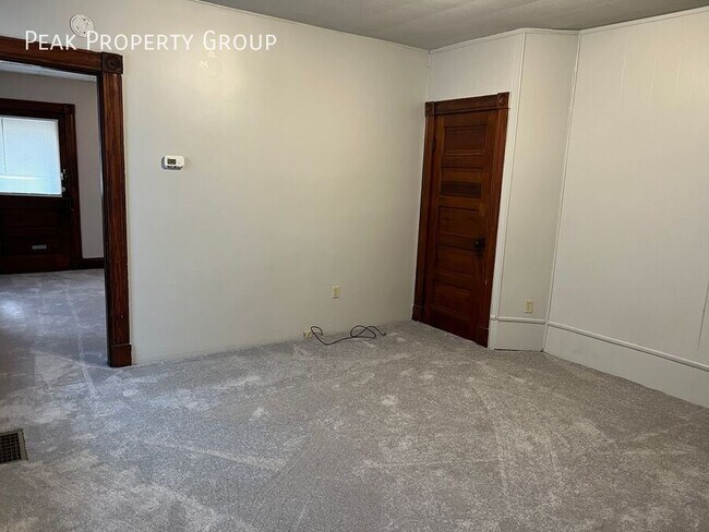 Building Photo - 2544 Vestry Ave