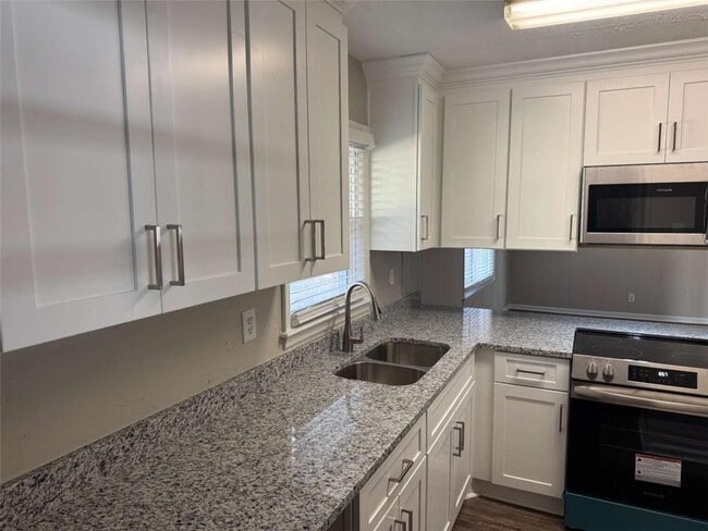 Building Photo - 437 Lockridge Ln