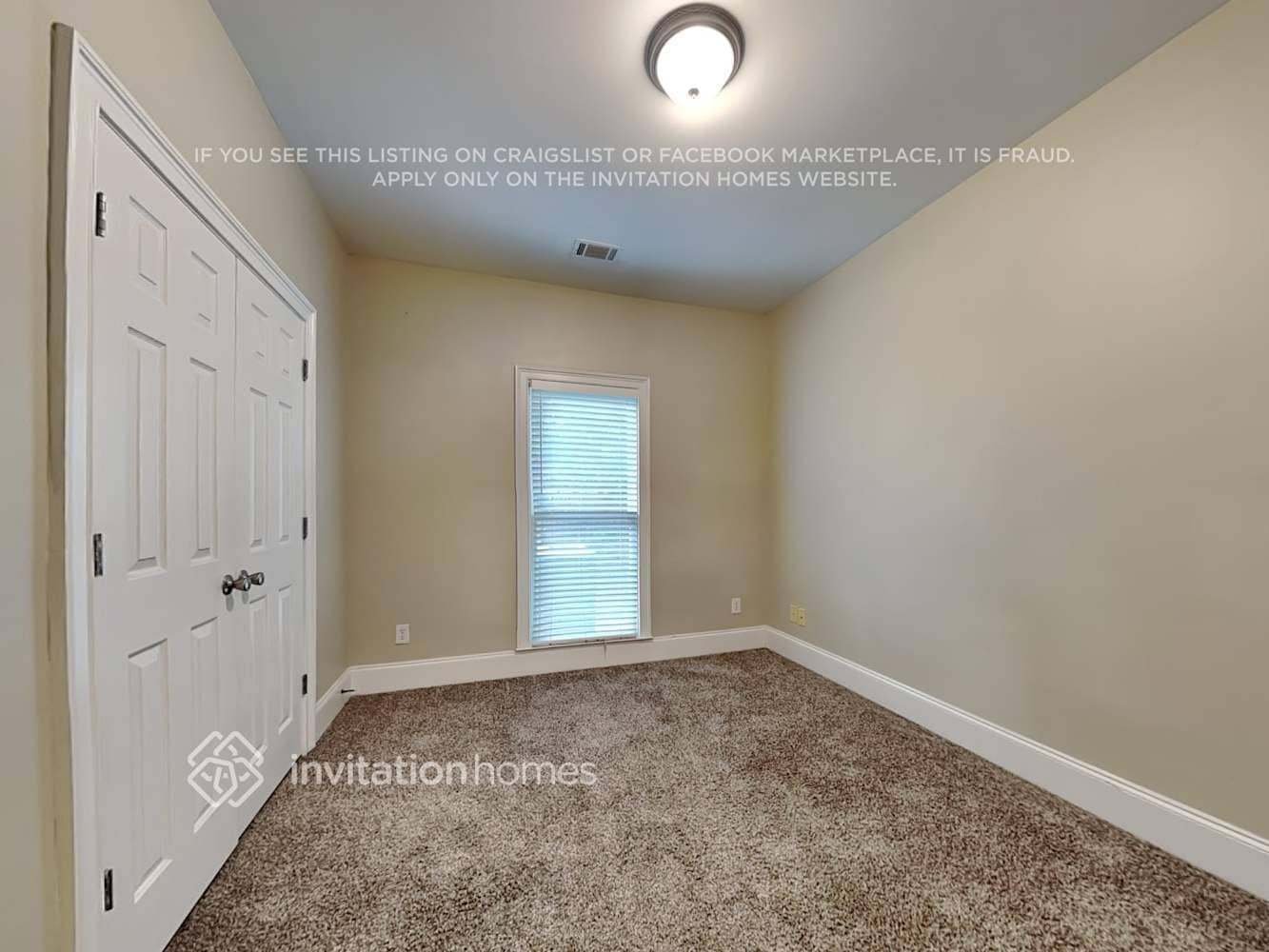 Building Photo - 14 Whitegrass Ct