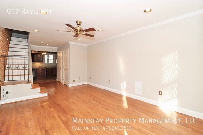 Building Photo - 2 Bedroom Rowhome w/ Rooftop Deck!