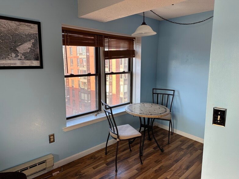 Building Photo - 90 Fleet St