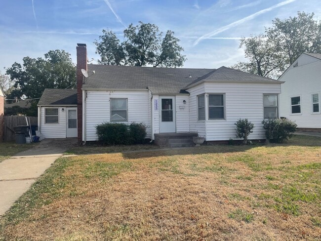 Building Photo - 1235 S Sandusky Ave