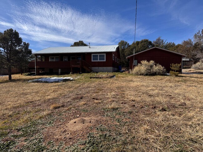 Building Photo - 3 Bedroom, 2 Bathroom Home in Cedar Crest, NM.