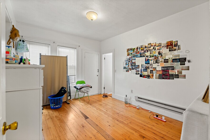 Building Photo - 78 Hillside St