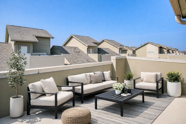 Building Photo - 1007 W 17th St