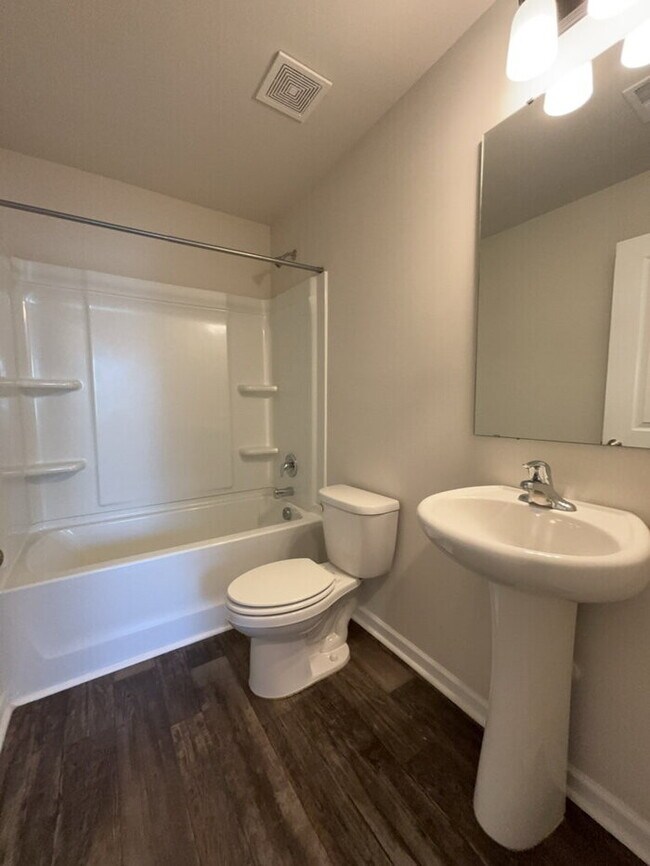 Building Photo - 1012 Berry Patch Cir