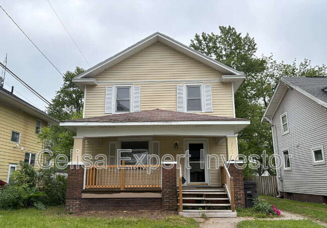 Primary Photo - 2711 Thompson Ave